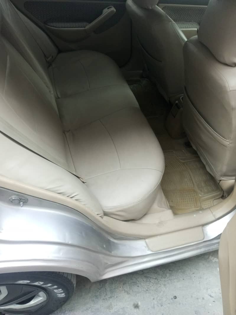 Honda Civic EXi 2004 1