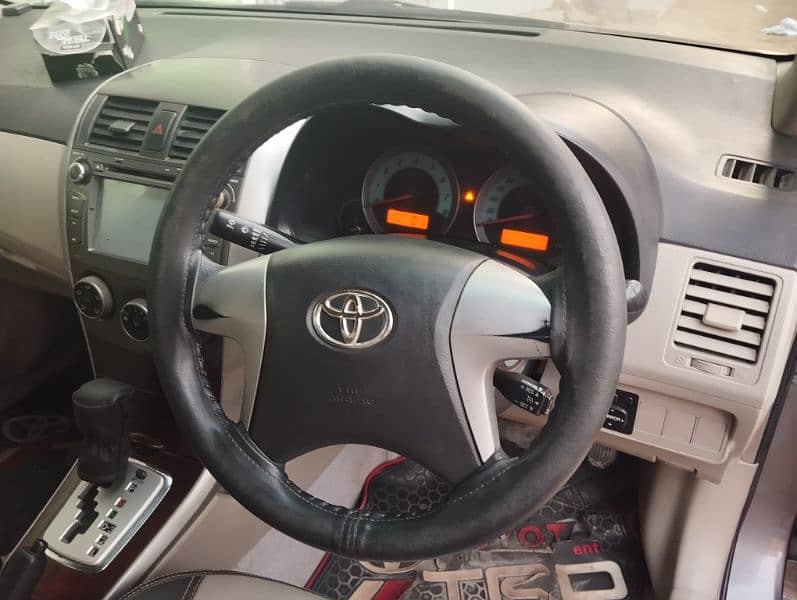 Toyota Corolla Altis 2013 4