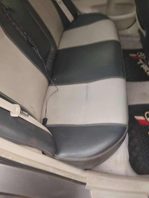 Toyota Corolla Altis 2013 6