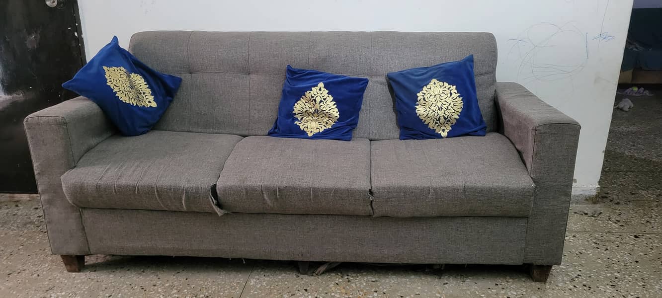 5-Seater Sofa Set | Gently Used | Excellent Condition 0