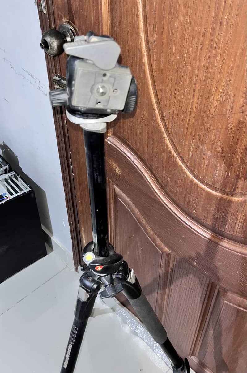Manfrotto 190XPROB Tripod Black 4