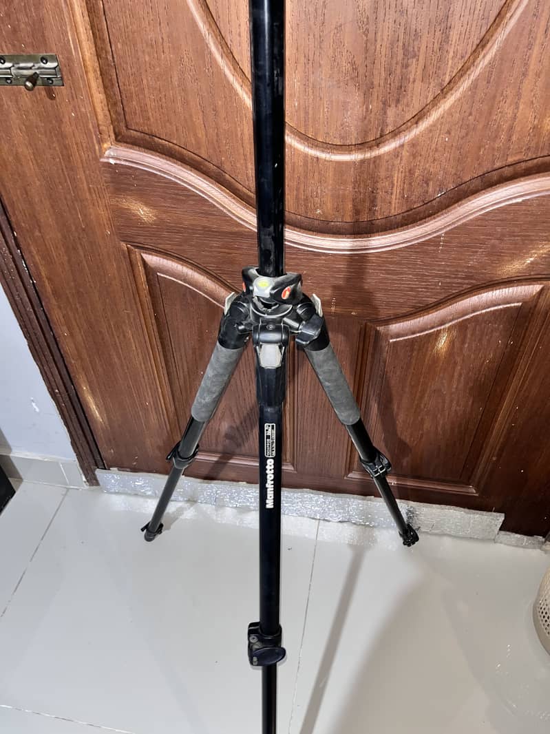 Manfrotto 190XPROB Tripod Black 6