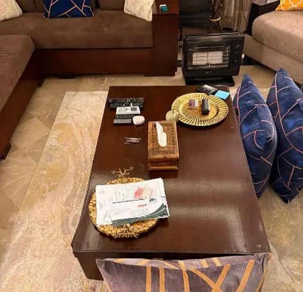 L shaped Sofa (Mint Condition] 3