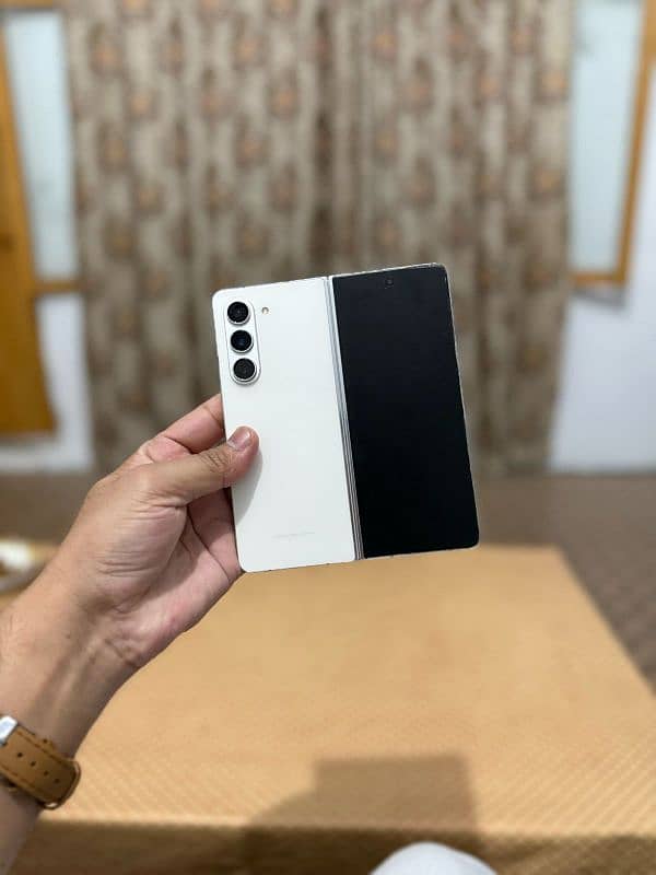 Samsung galaxy fold 5 non pta 512gb e sim working little line 0
