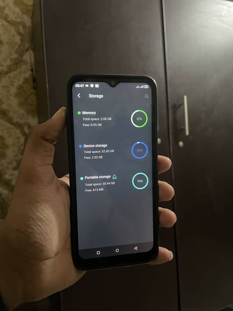 Itel mobile phone 2/32 5