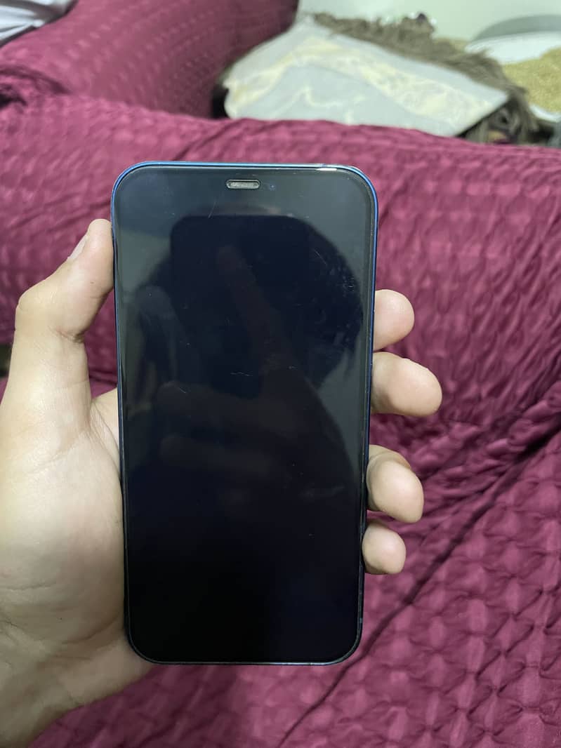 iPhone 12 4