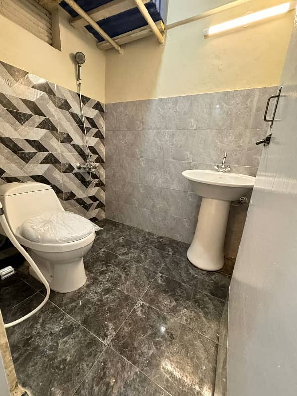 three bed dd leased apartment for sale in johar 2