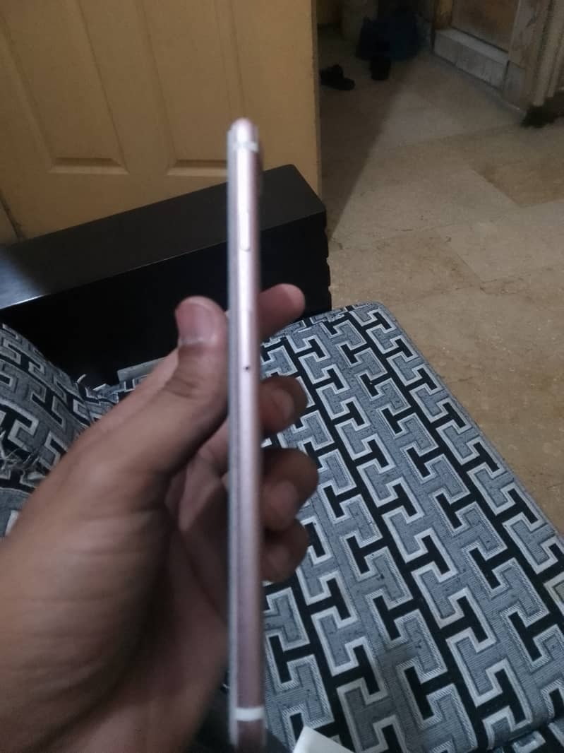iPhone 7 Plus 128GB PTA Approved 3