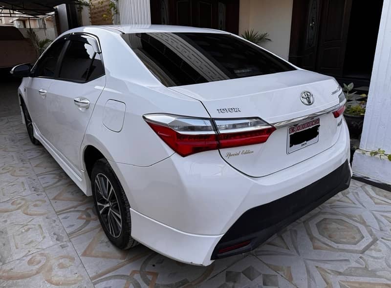 Toyota Corolla Altis X 1.6 special edition 2