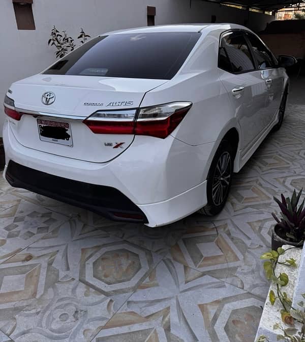 Toyota Corolla Altis X 1.6 special edition 3