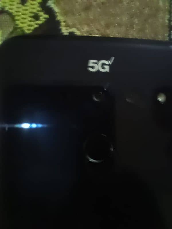 LG V50 THINQ 5G.   6RAM 120ROM  SNAPDRAGON 855 PROSESSOR 3