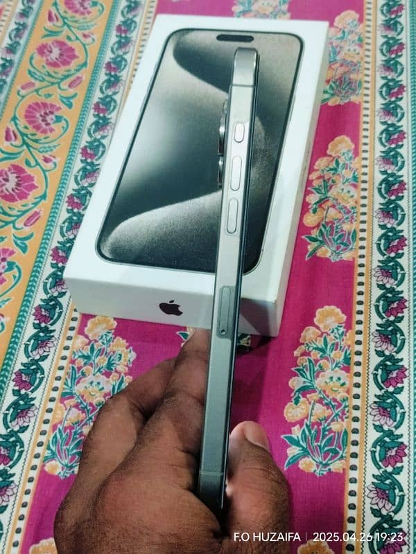 Iphone 15 pro max 3