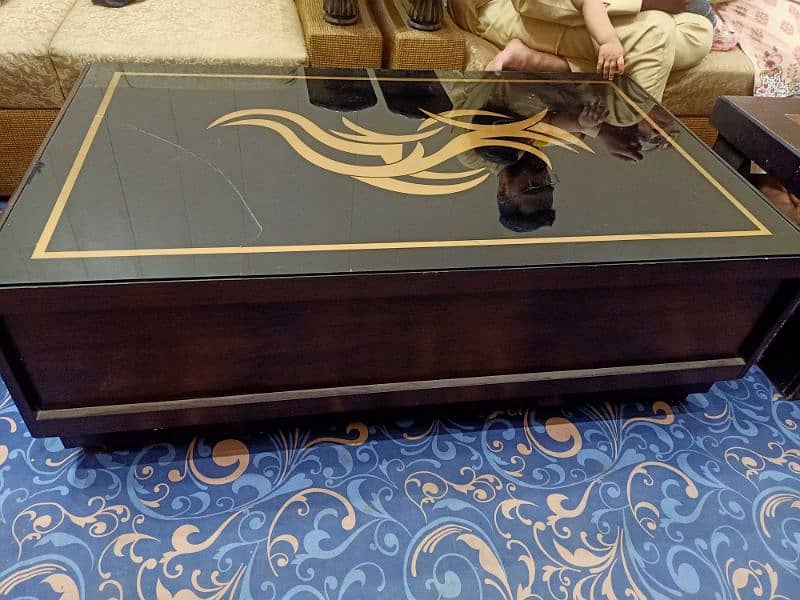 Wooden heavy center table 3