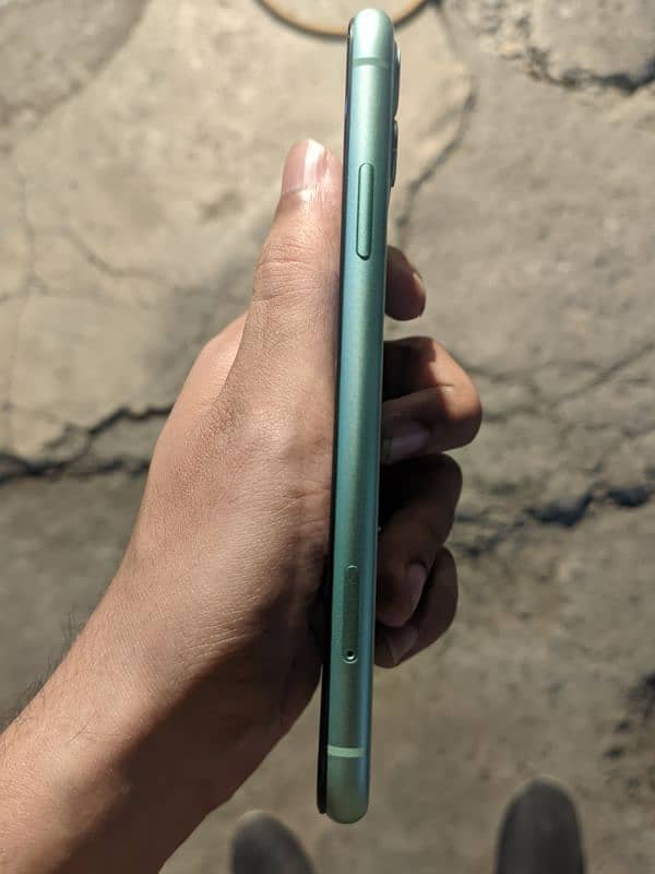 iPhone 11 64gb non PTA FU 4