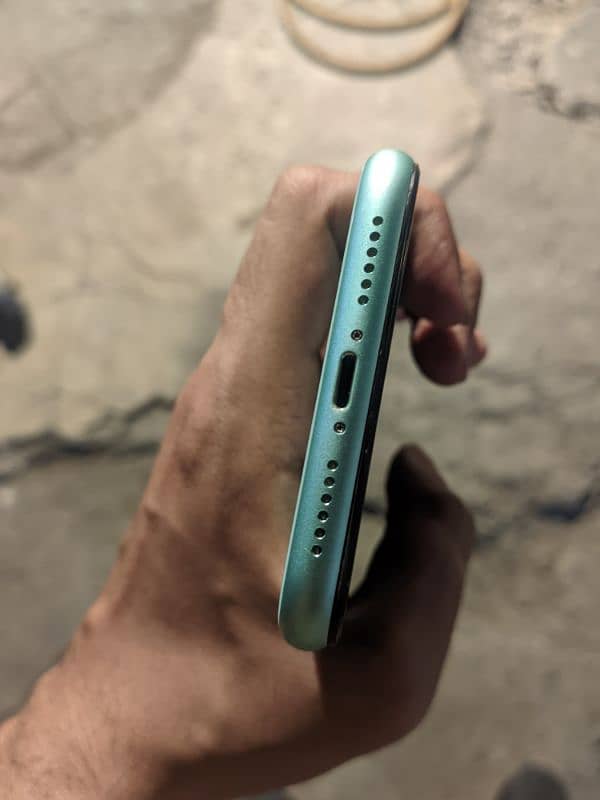 iPhone 11 64gb non PTA FU 5