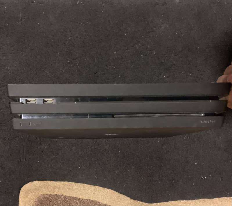 PS4 PRO 3
