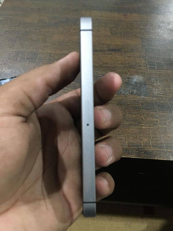 JV hai I phone se 64gb bilkul new condition hai 4