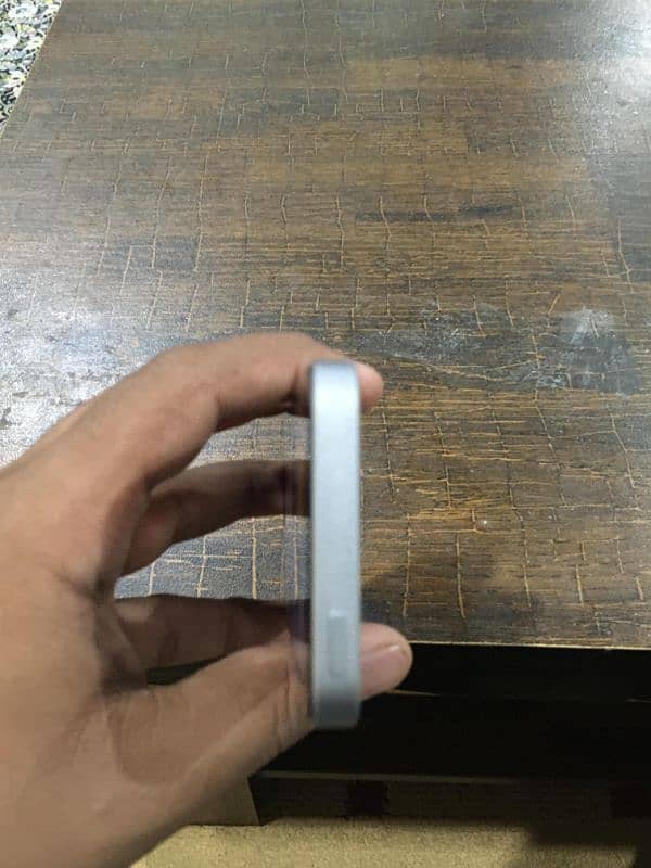 JV hai I phone se 64gb bilkul new condition hai 6