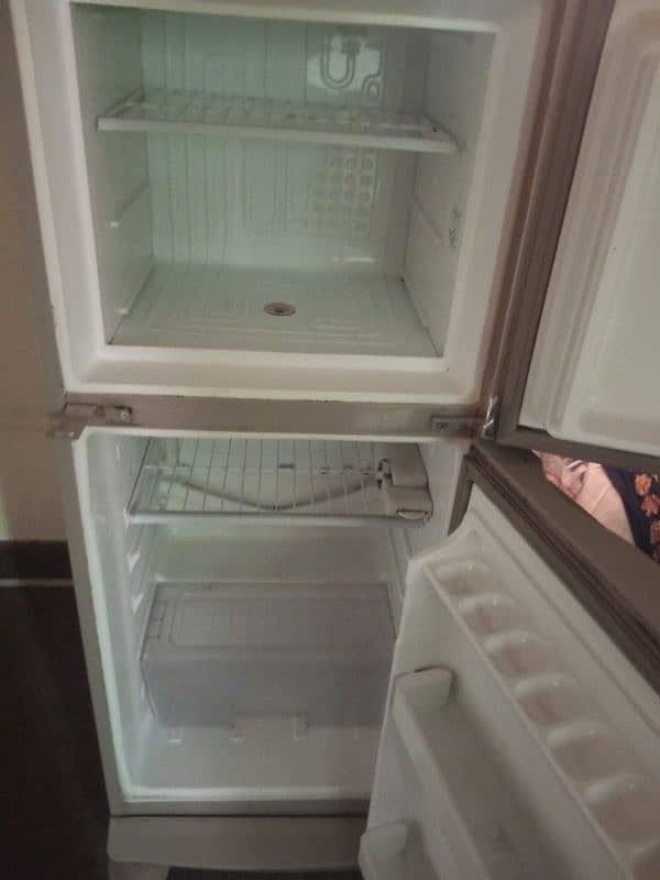 mini fridge 0