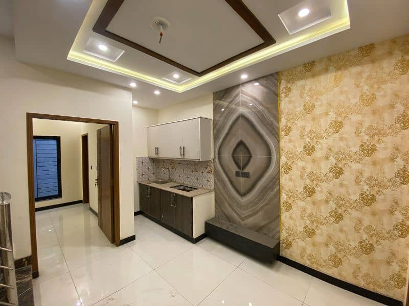 2.75 Marla Triple Story House For Sale 1