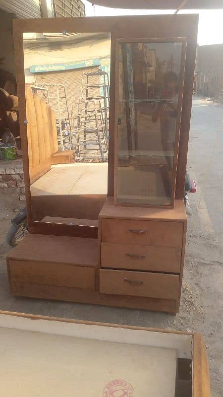King size bed for sale good condition no mattress 8