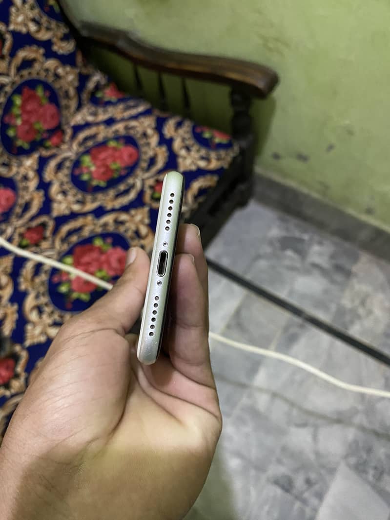 iphone se 2020 jv condition 10/8 2