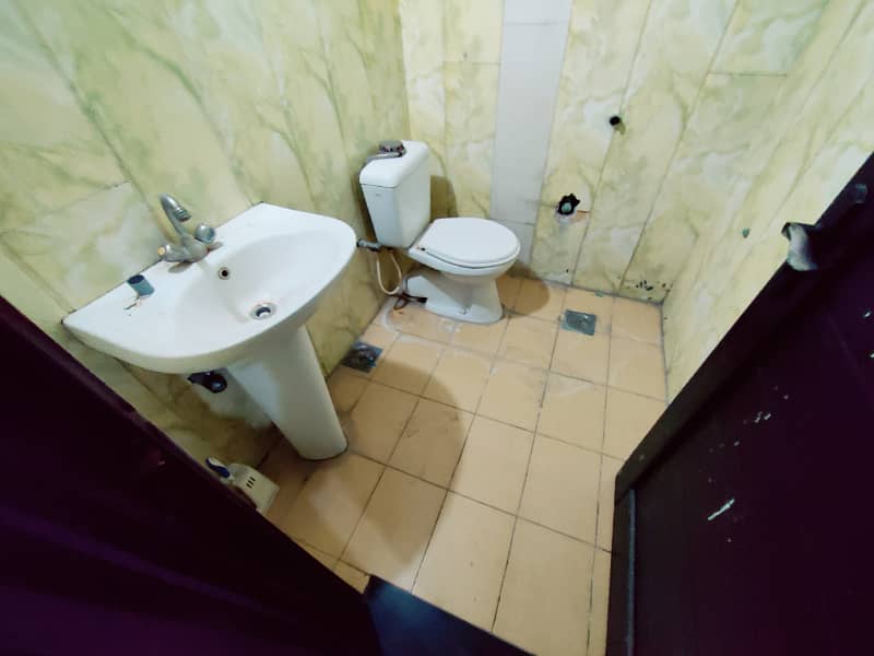 6 Marla 1st Floor Near Main Road For Rent In DHA Phase 1 block M DHA Lahore 17