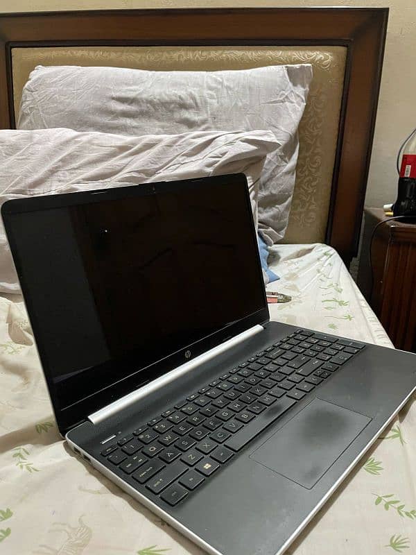 HP 15-DY1043DX Core i5 10th Gen 12/256GB Touch 1