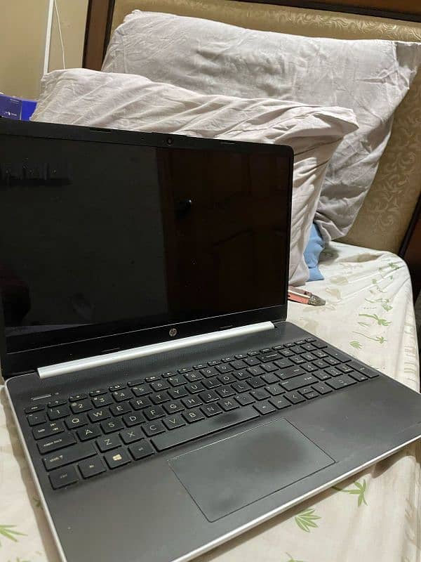 HP 15-DY1043DX Core i5 10th Gen 12/256GB Touch 3