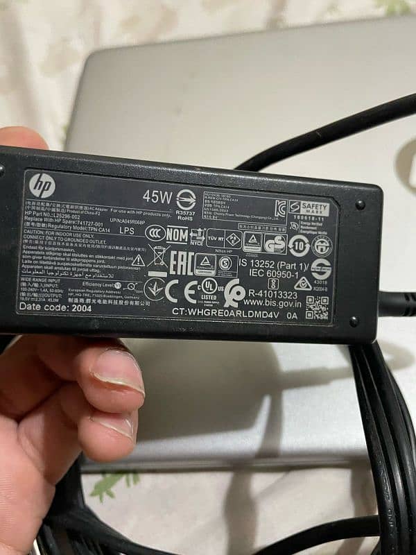 HP 15-DY1043DX Core i5 10th Gen 12/256GB Touch 6