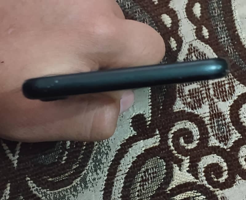 IPhone 7 ( Pta approved ) 128 gb 4