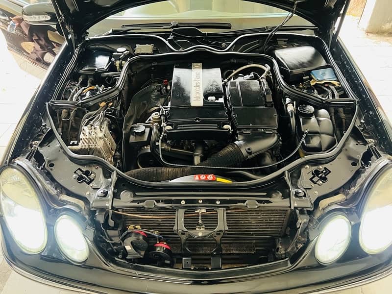 Mercedes E Class 2005 12