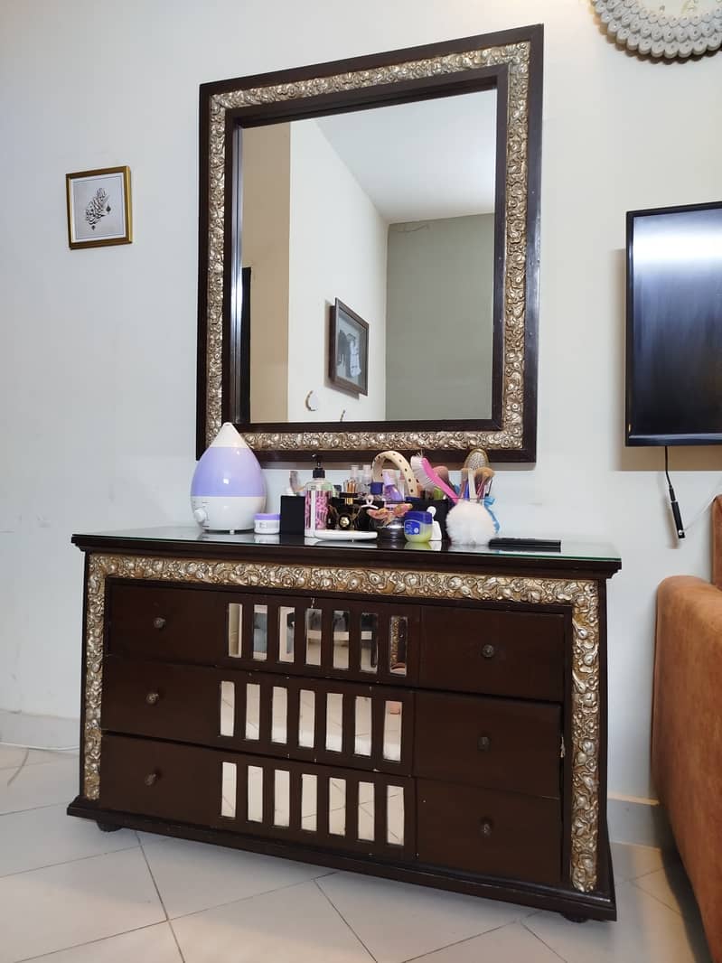 Complete Bed Set With Mattress   |  Almost New  |  Excellent Condition 1