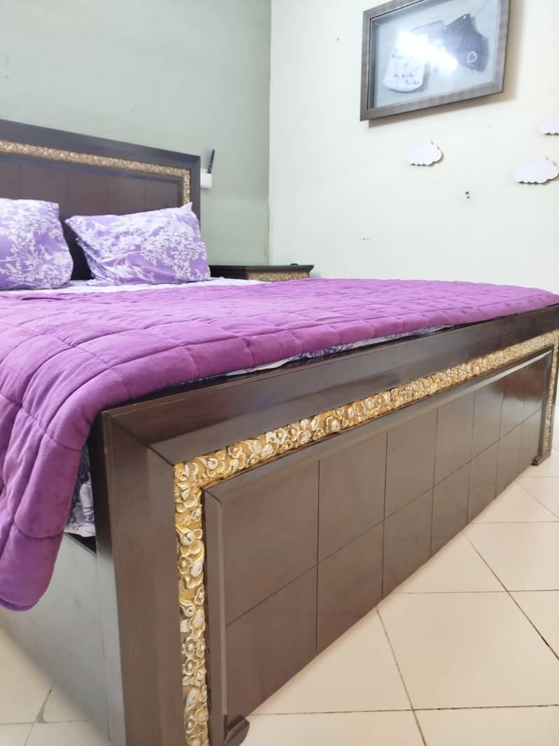 Complete Bed Set With Mattress   |  Almost New  |  Excellent Condition 3