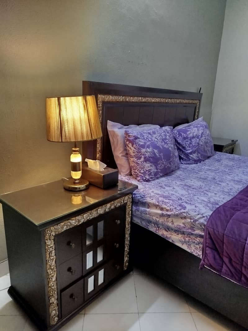 Complete Bed Set With Mattress   |  Almost New  |  Excellent Condition 7