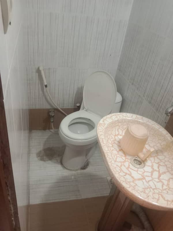 4 Marla 2 Bed Flat For Rent With Seprete Enterenc 4