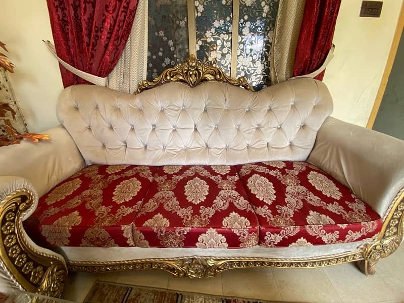 VELVET SOFA 5 SEATER WITH TABLE 2