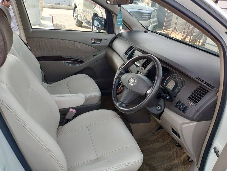 Toyota ISIS 2006 15