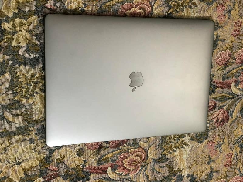 MacBook Pro 2017 15 inch (only serious buyer contact me) 0