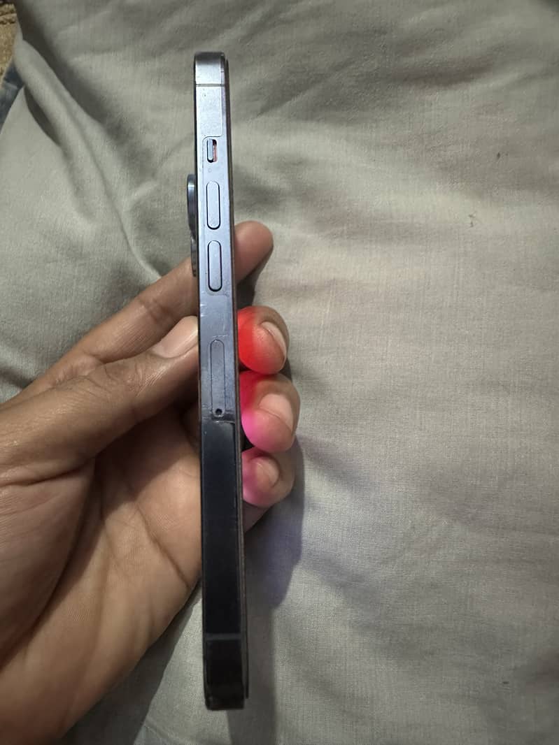 Apple iPhone 13 Pro 4