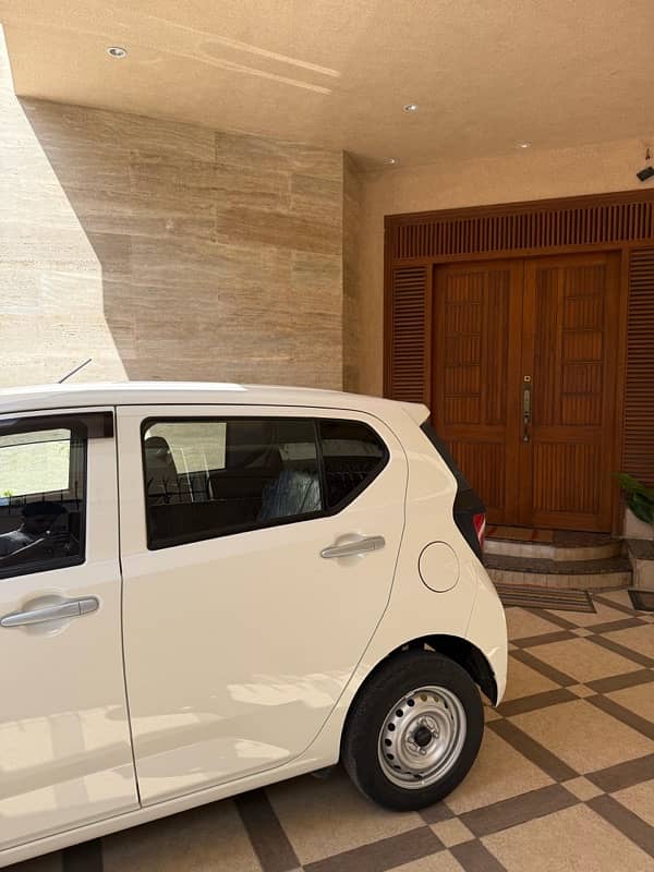 Daihatsu Mira 2024 9