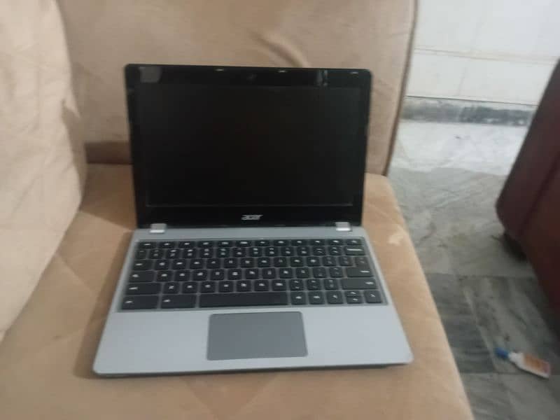Acer c740 Chromebook A1 condition good 1