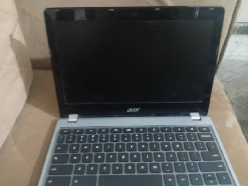 Acer c740 Chromebook A1 condition good 3