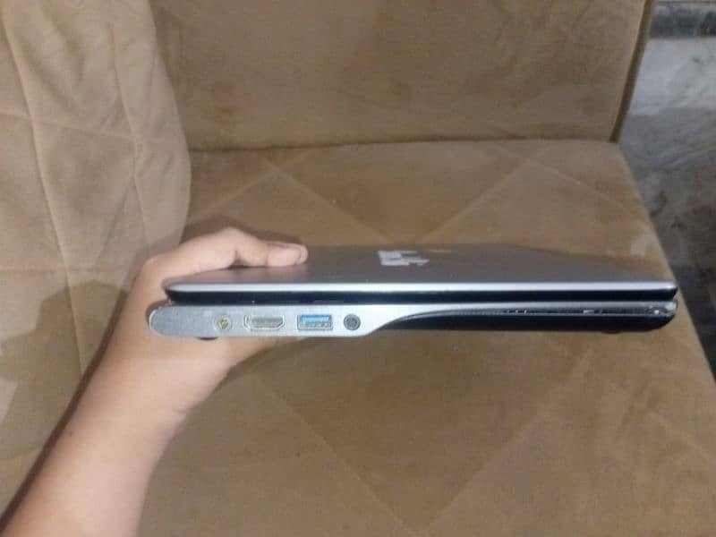 Acer c740 Chromebook A1 condition good 5