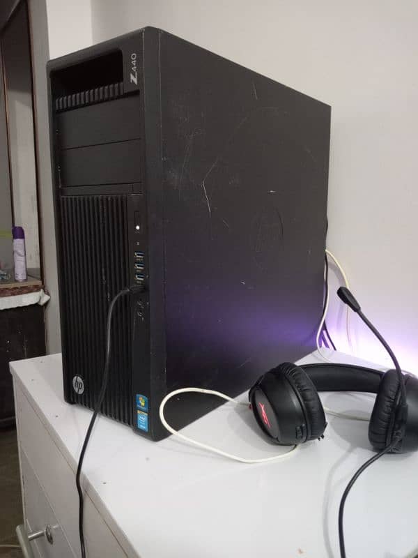 HP Z440 Workstation 4