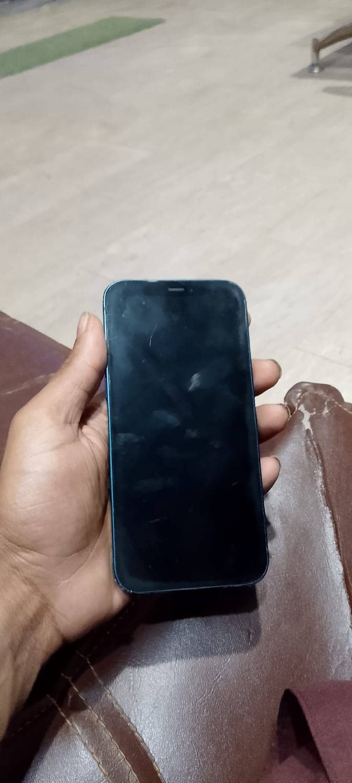 Apple iPhone 12 4