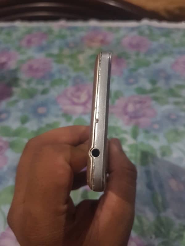 Sumsung galaxy grand prime plus 3