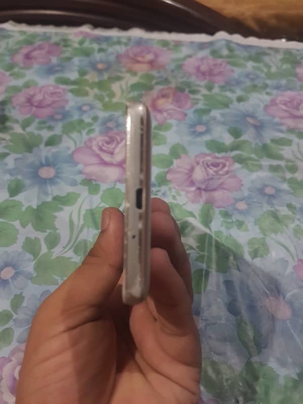 Sumsung galaxy grand prime plus 4