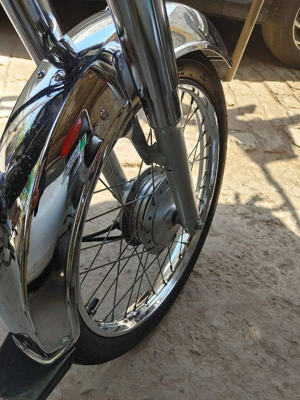 Honda 70 black 2022 end 2023 register 3