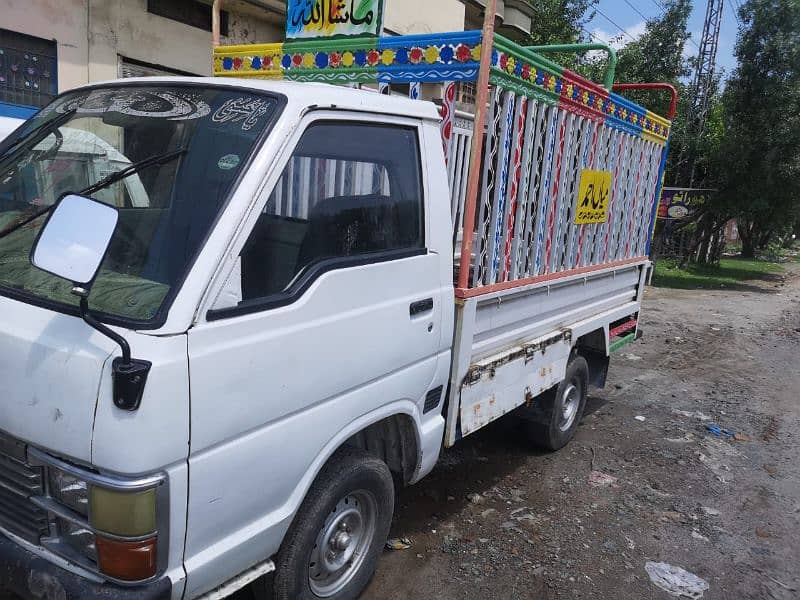 toyota hiace hai katwa k shahzor ma tyar karwaya ha 2